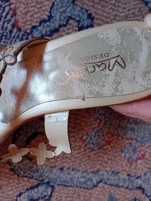 Sandálias de salto alto