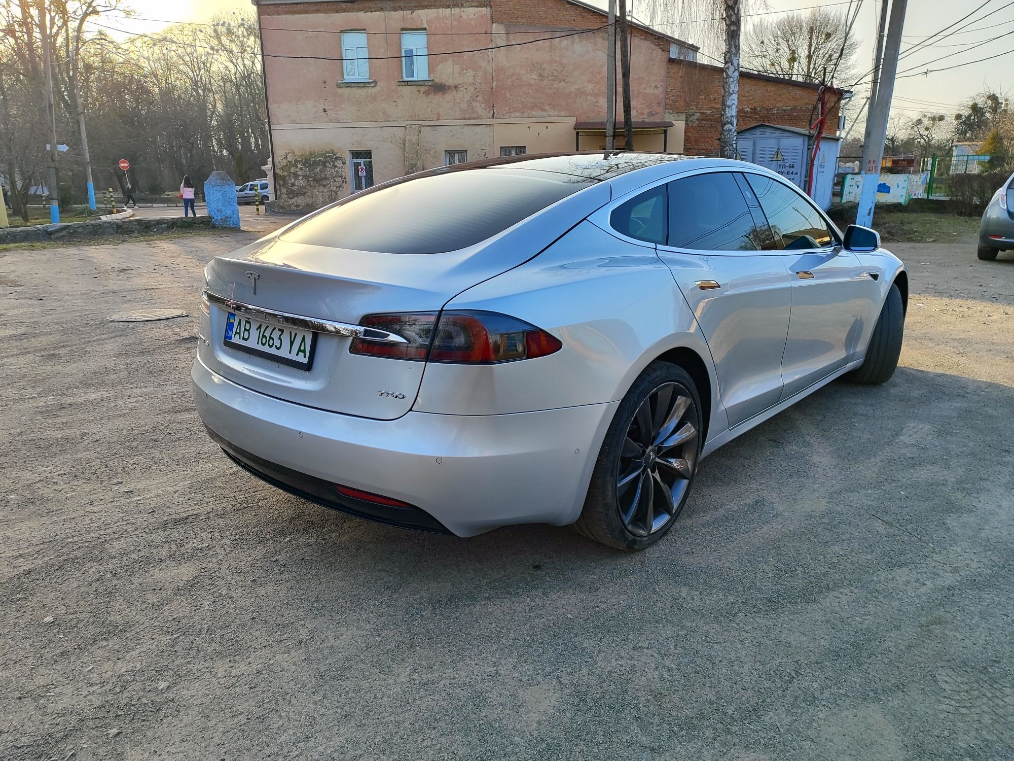 Tesla model S REST 75 D INTEL