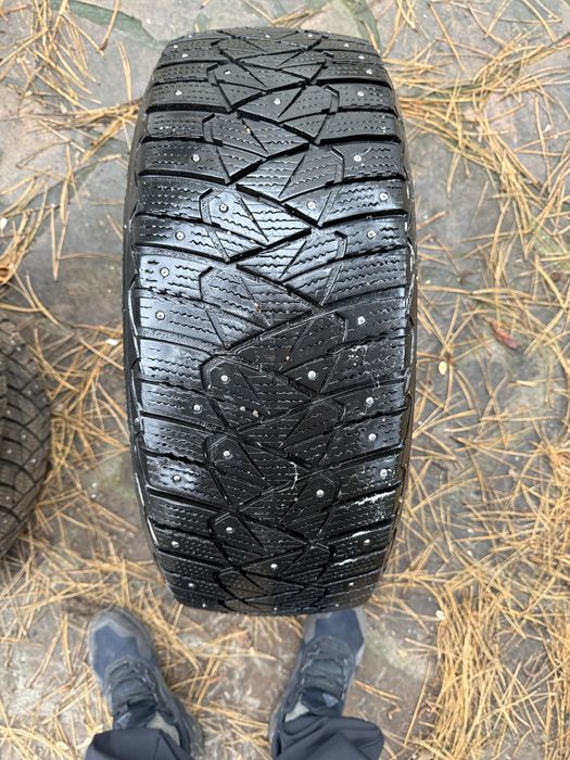 GOODYEAR UltraGrip 600 215/55R17 98T шип