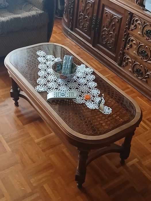 Sofás e mesa de sala