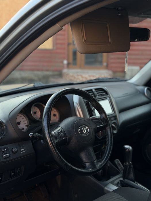 Toyota RAV четыре полный привод