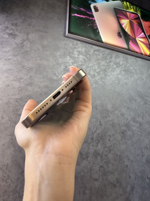 Б/у IPHONE 15Pro Max 512 Natural Titanium Neverlock Костюшка,5 igrand