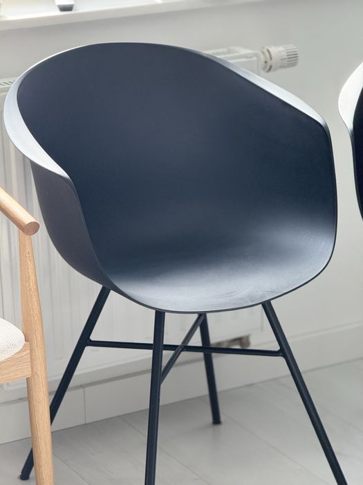 Krzesła 4szt. Plastikowe metalowe nóżki czarne loft porzadne