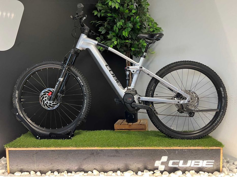 Rower elektryczny full CUBE STEREO HYBRID 120 RACE 750 rozmiar L