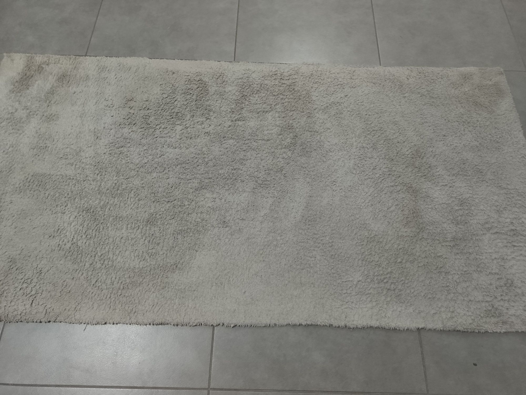 Sprzedam dywanik 200x103 cm