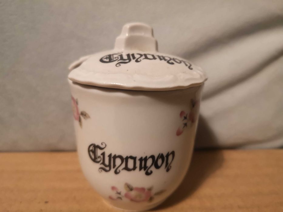 Przyprawniki Wałbrzych sygnowane