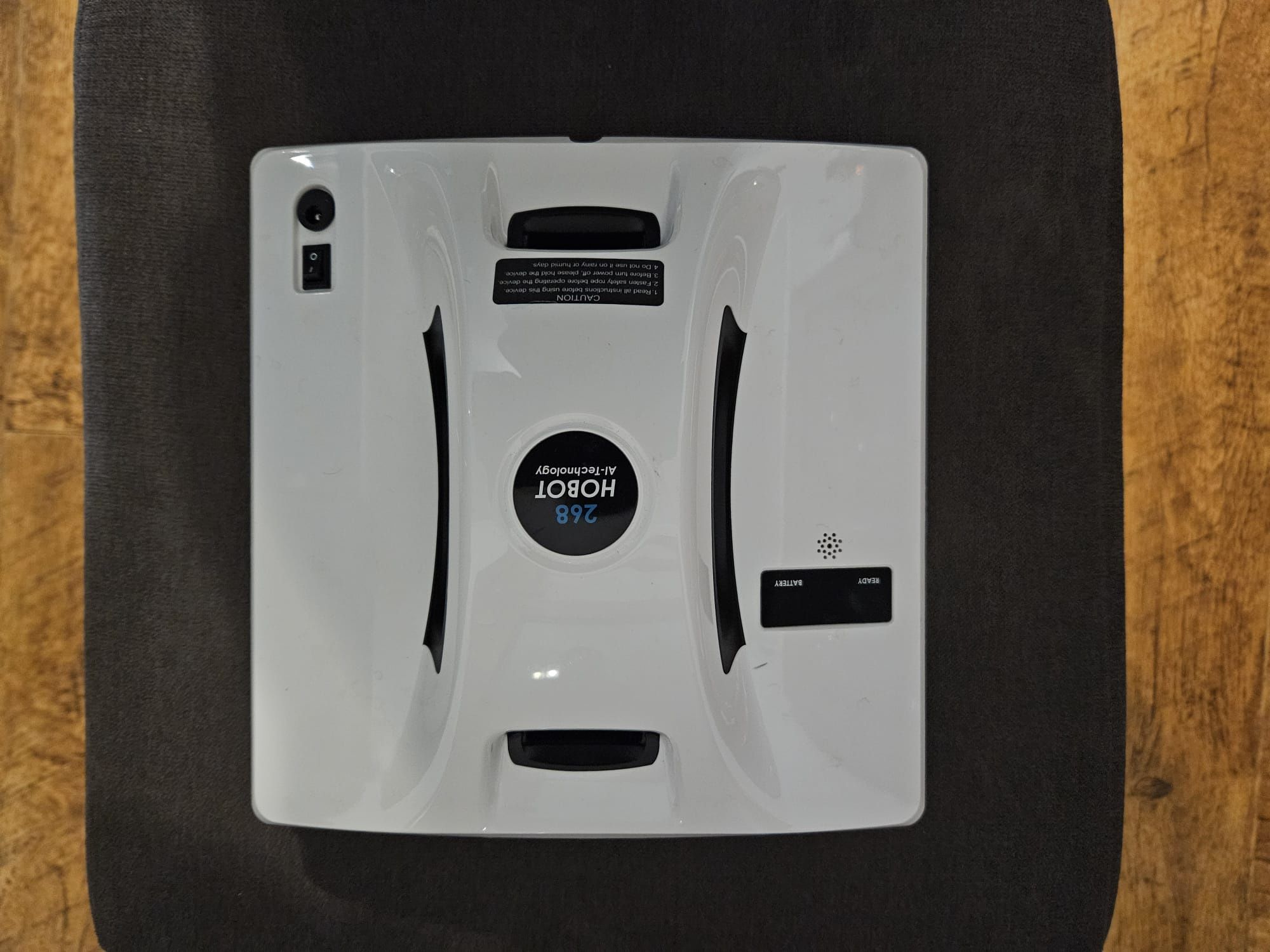 Robot do czyszczenia / mycia okien HOBOT 268