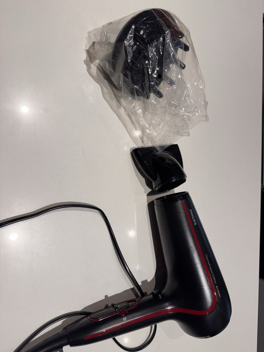 Фен Philips ThermoProtect HP8238/10