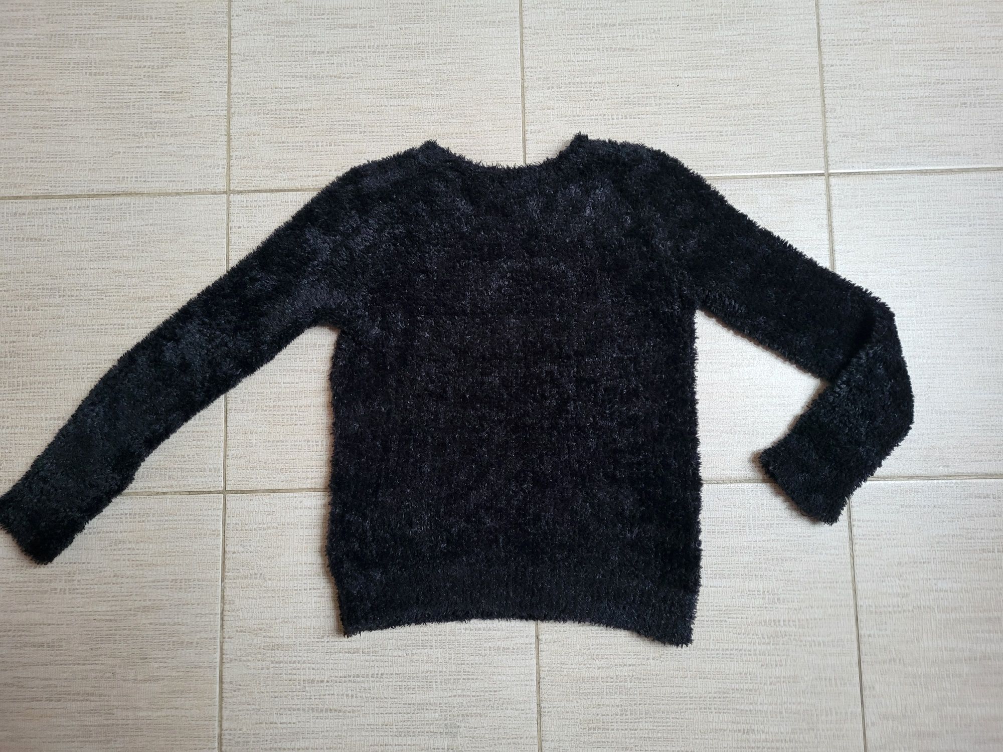 ciepły, milutki, włochaty sweter z serduszkiem H&M 122-128