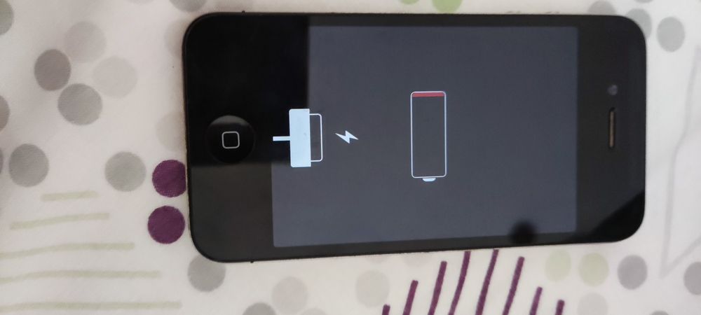 iPhone 4 em ótimo estado de conservação