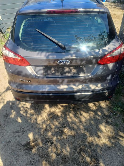 Klapa ford focus mk3 2011  kod lakieru vb