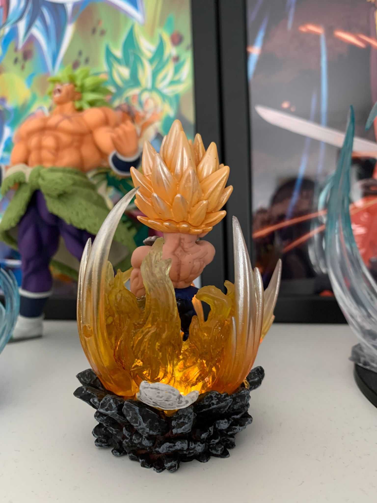 Dragon Ball Vegeta Super Guerreiro 11cm com Led