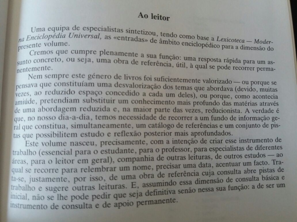 Mini Enciclopédia de A a Z (Círculo de Leitores)