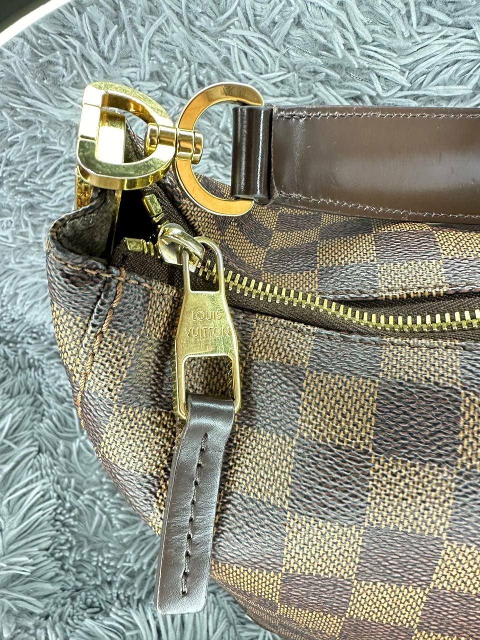 Продам сумку Louis Vuitton оригинал