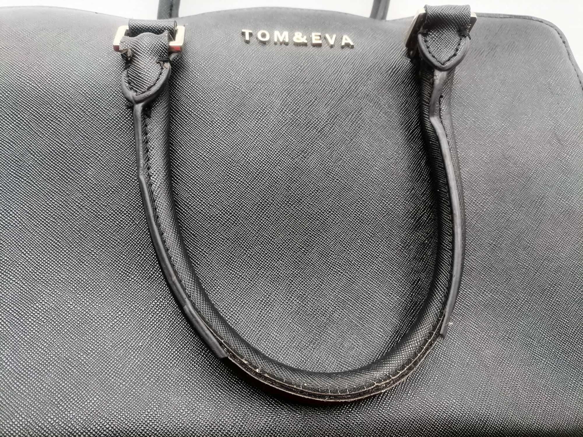 Czarna torebka shopperka