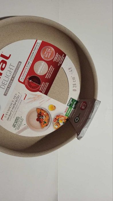 Сковорода Tefal Delight 28 см з маленьким дефектом