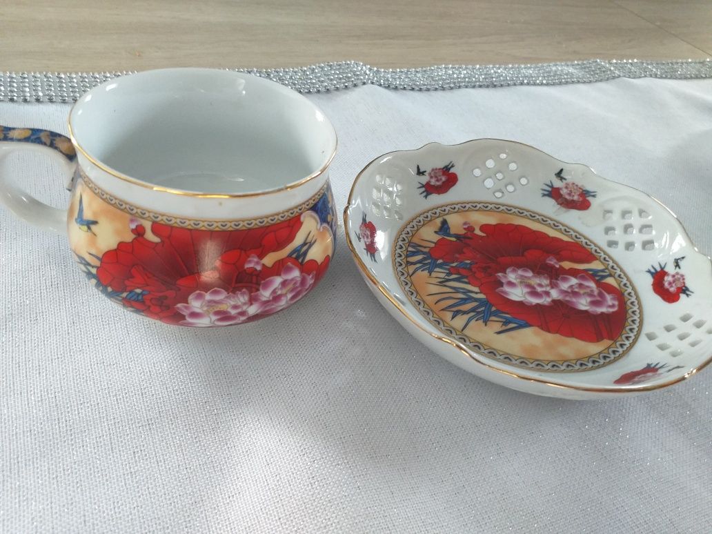 Filiżanka ze spodeczkiem porcelana sygnowana