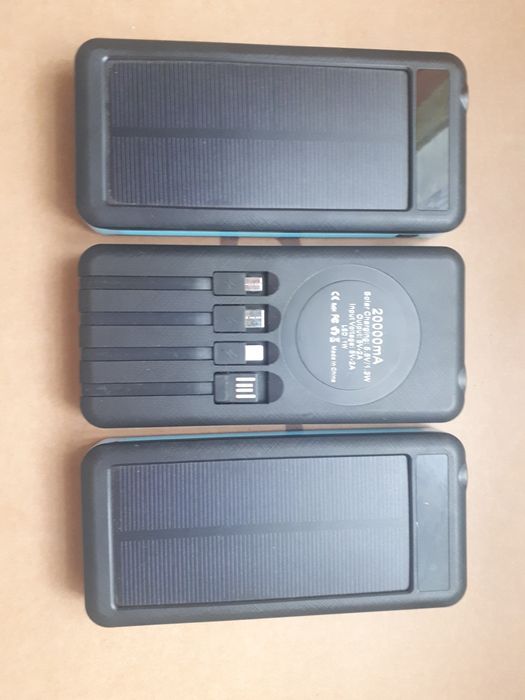 Павербанк з сонячною батареєю.