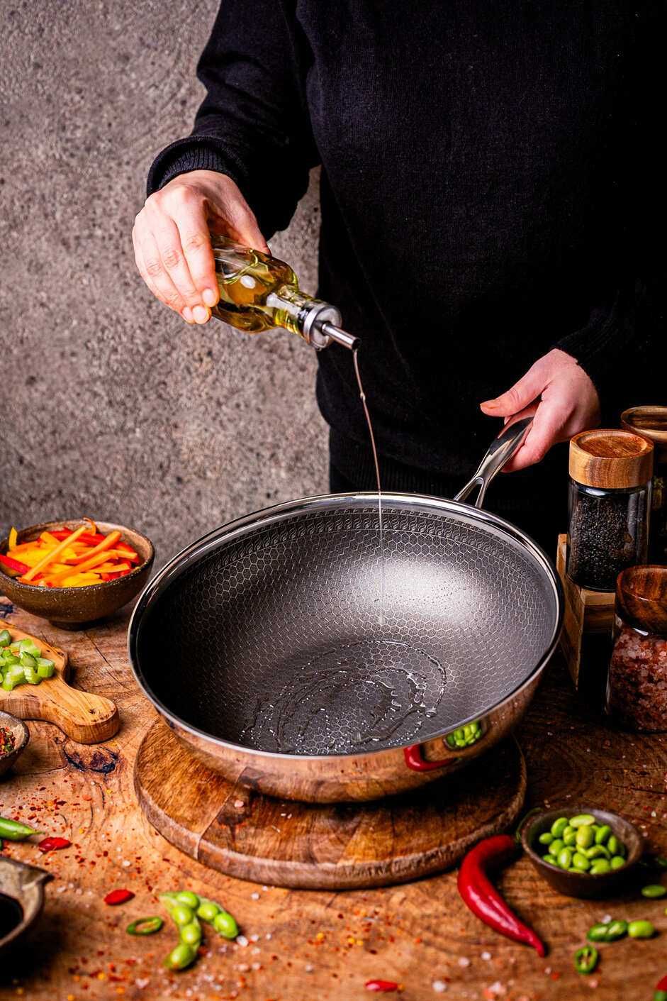 Profesjonalna Patelnia Wok 30 cm na Indukcje Nierdzewna Mitsu Nonstick