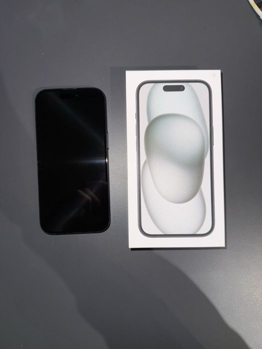 IPhone 15 czarny 128gb 84% baterii