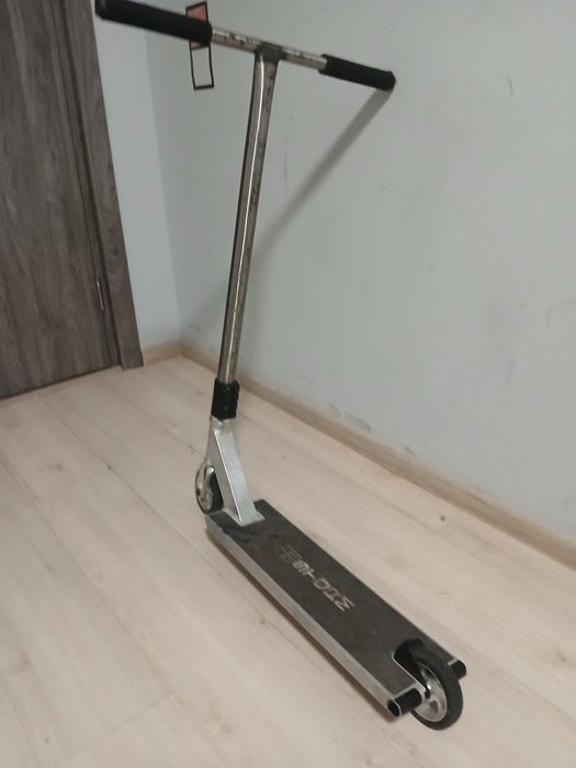 Трюковой самокат axel storm