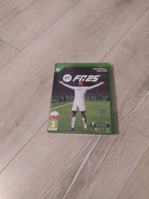 Xbox one 500gb 2 pady  kinect + gra fc 25