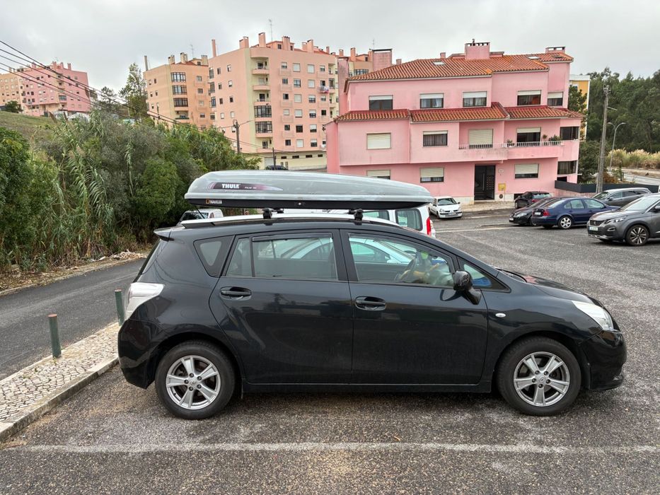 Caixa de tecto Box Thule polar 700 em bom estado .