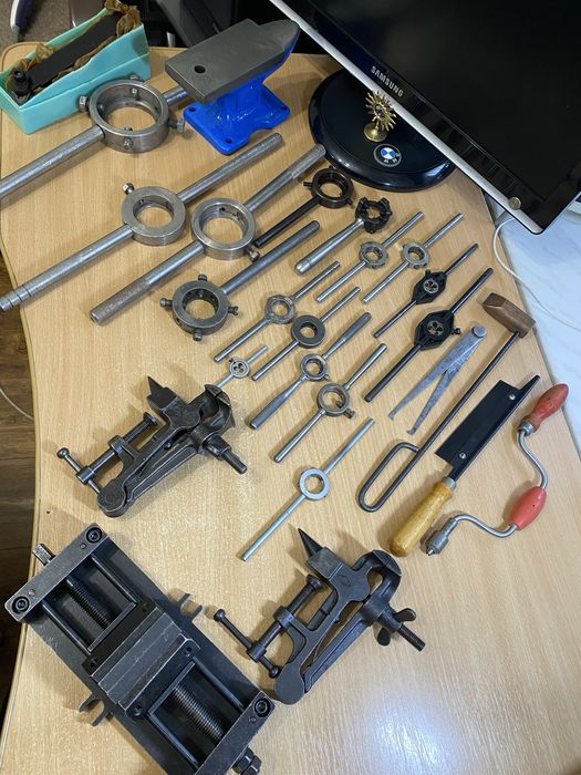 Плашкодержатель метчикодержатель  циркуль угольник ссср