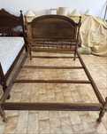 Estrutura de Cama de Casal em Madeira