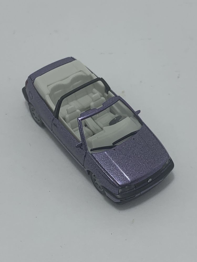 Volkswagen Golf GL Cabrio da Herpa escala 1/87