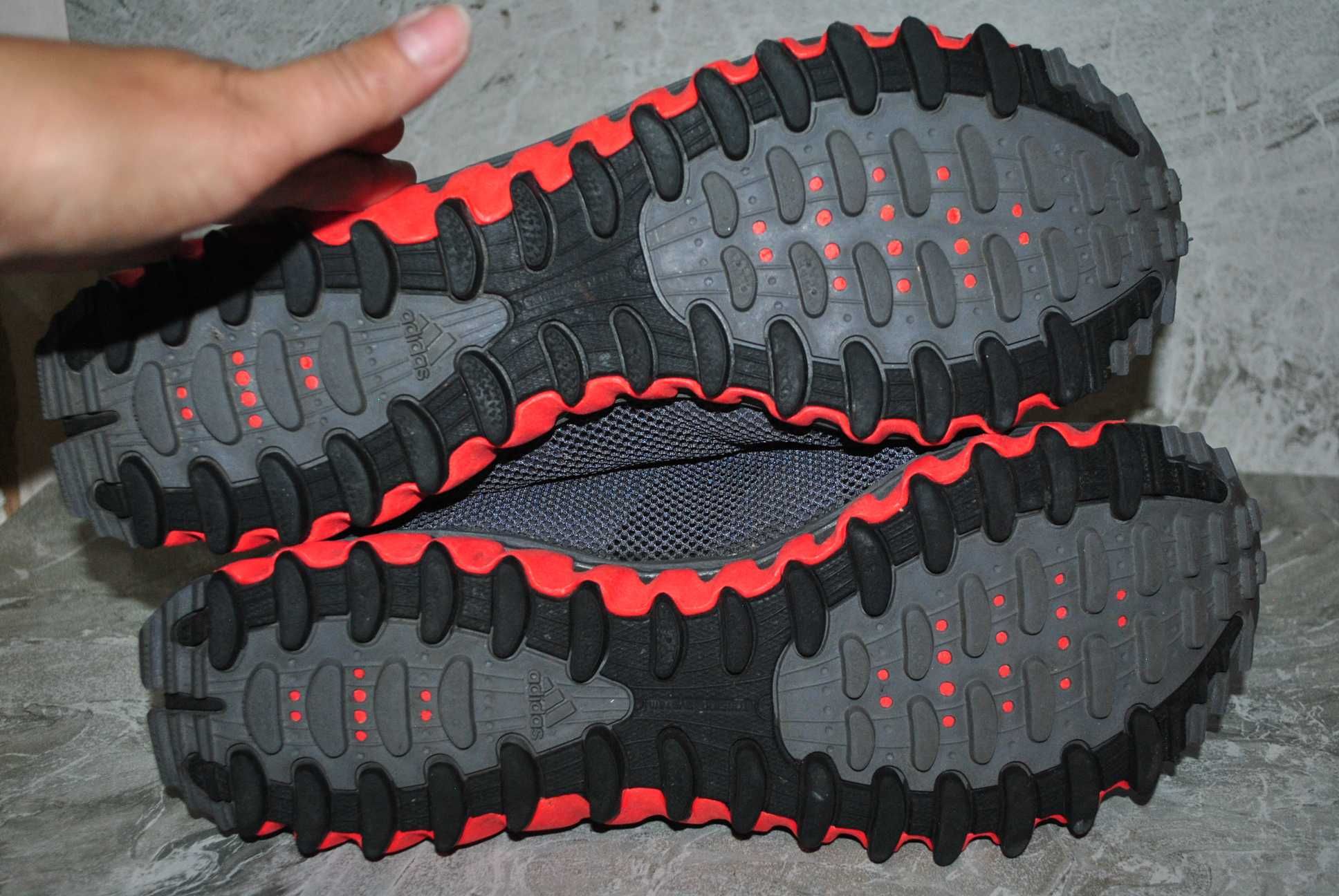 adidas спорт кроссовки 46 р