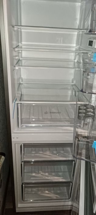 Холодильник новий