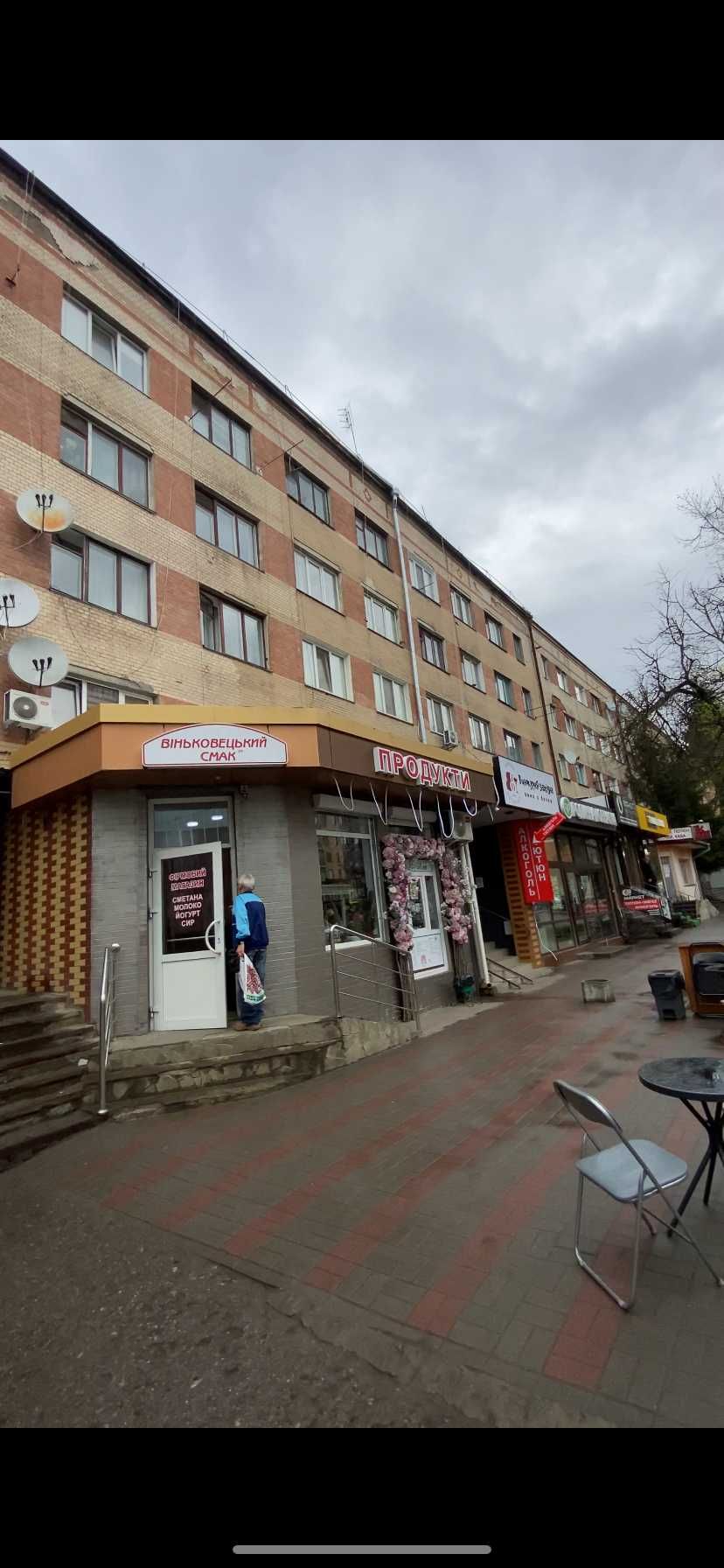1к кімната в гуртожитку Виставка