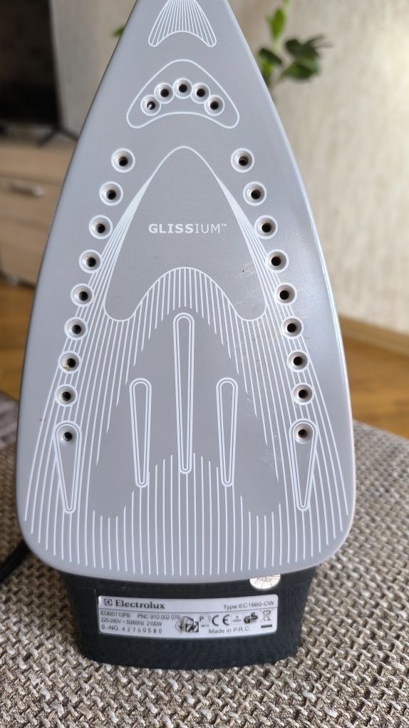 Утюг Electrolux рабочий