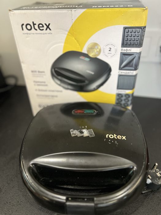 Бутербродниця Rotex RSM222-B (3 в 1)