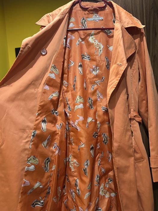 Яскравий тренч, 38р