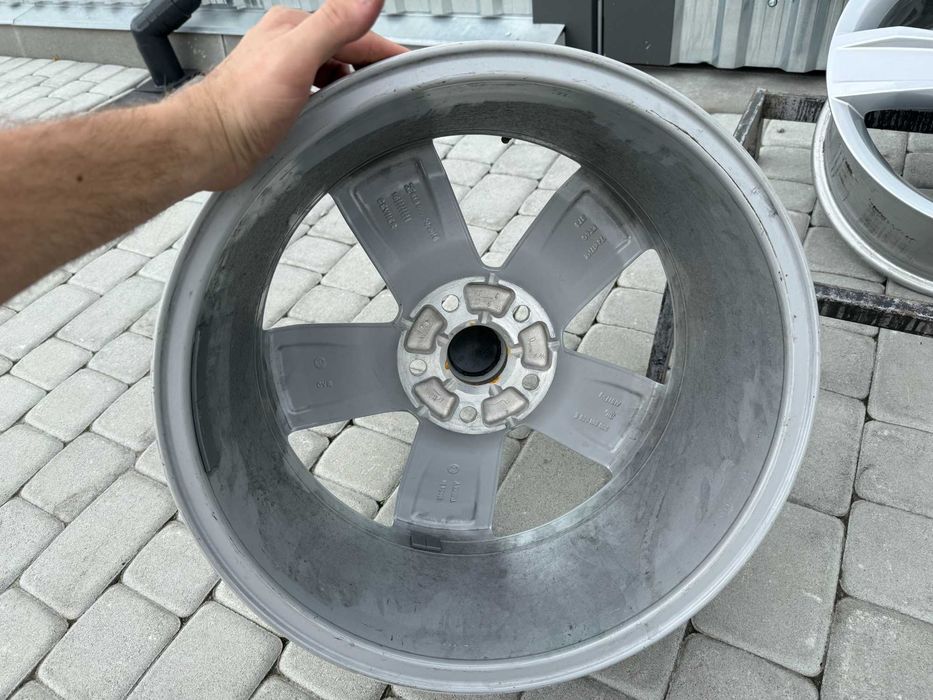 Диски VW R17 5x112 7J ET40 Passat B7 B8 Tayron Tiguan Magotan Q3 Skoda