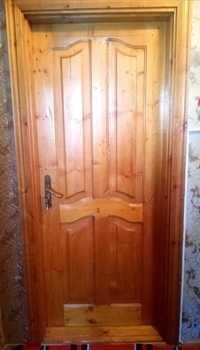 Продам деревянные, укомплектованные входные двери.