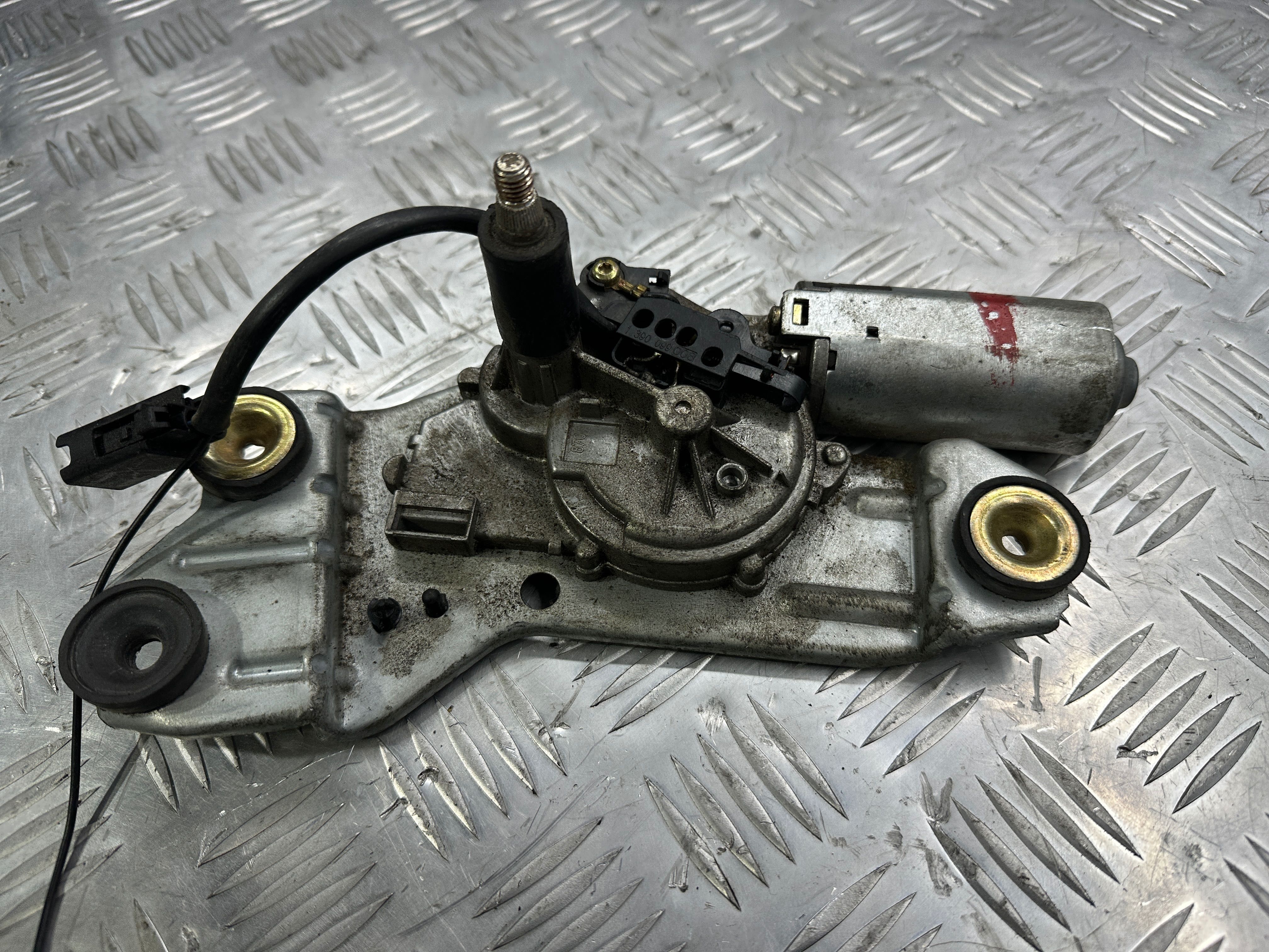 Моторчик стеклоочистителя задний ford focus 1 универс.  XS41N17K441AA