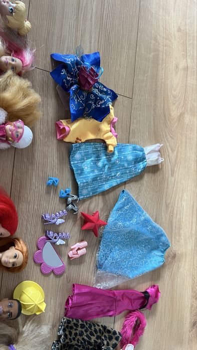 Zestaw lalek Barbie wraz z akcesoriami 11 szt