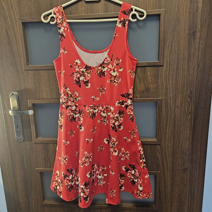 Sukienka letnia w kwiaty damska xs s czerwona boho vintage dekolt 158