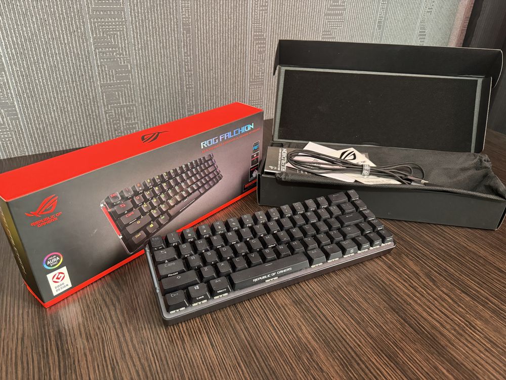 Ігрова бездротова клавіатура Asus ROG Falchion