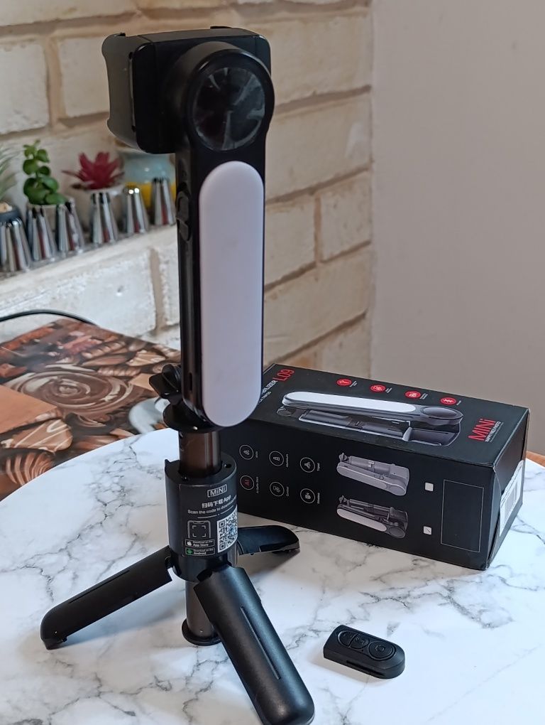 Продам стабилизатор для телефона Gimbal L09