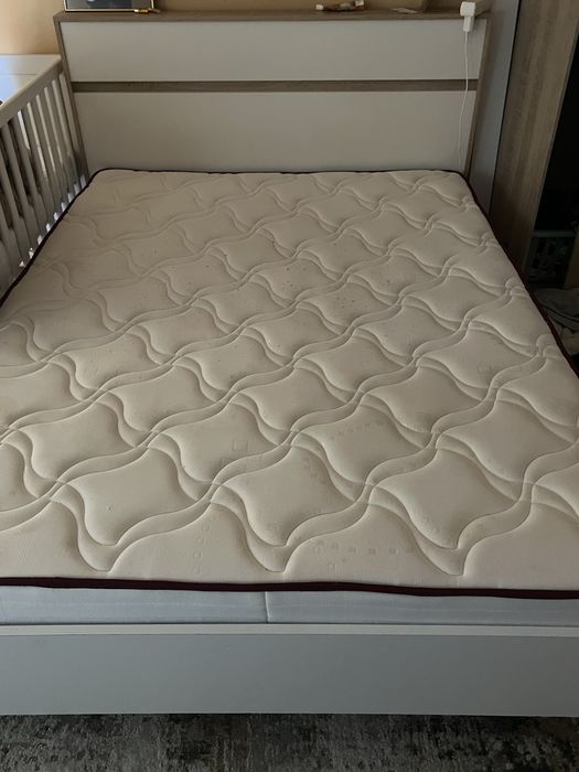 Cama de casal com colchao