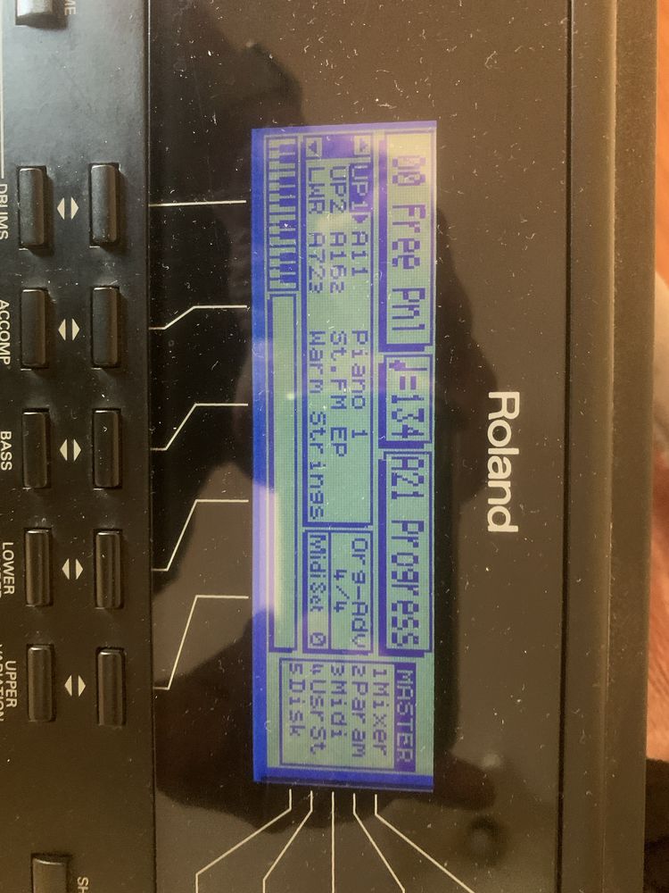 Teclafo  Roland G600 + Amplificador Roland dKC300