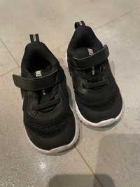 Sneakersy dziecięce Nike rozmiar 22