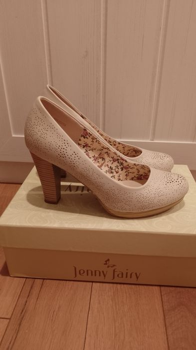 Jak nowe pantofle Jenny Fairy roz 37