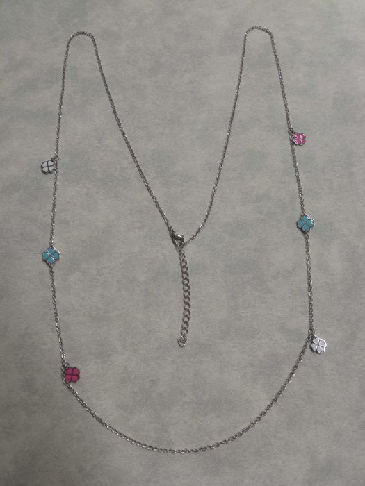 Nowy długi naszyjnik łańcuszek z koniczynkami z sercami 80 cm 85 cm