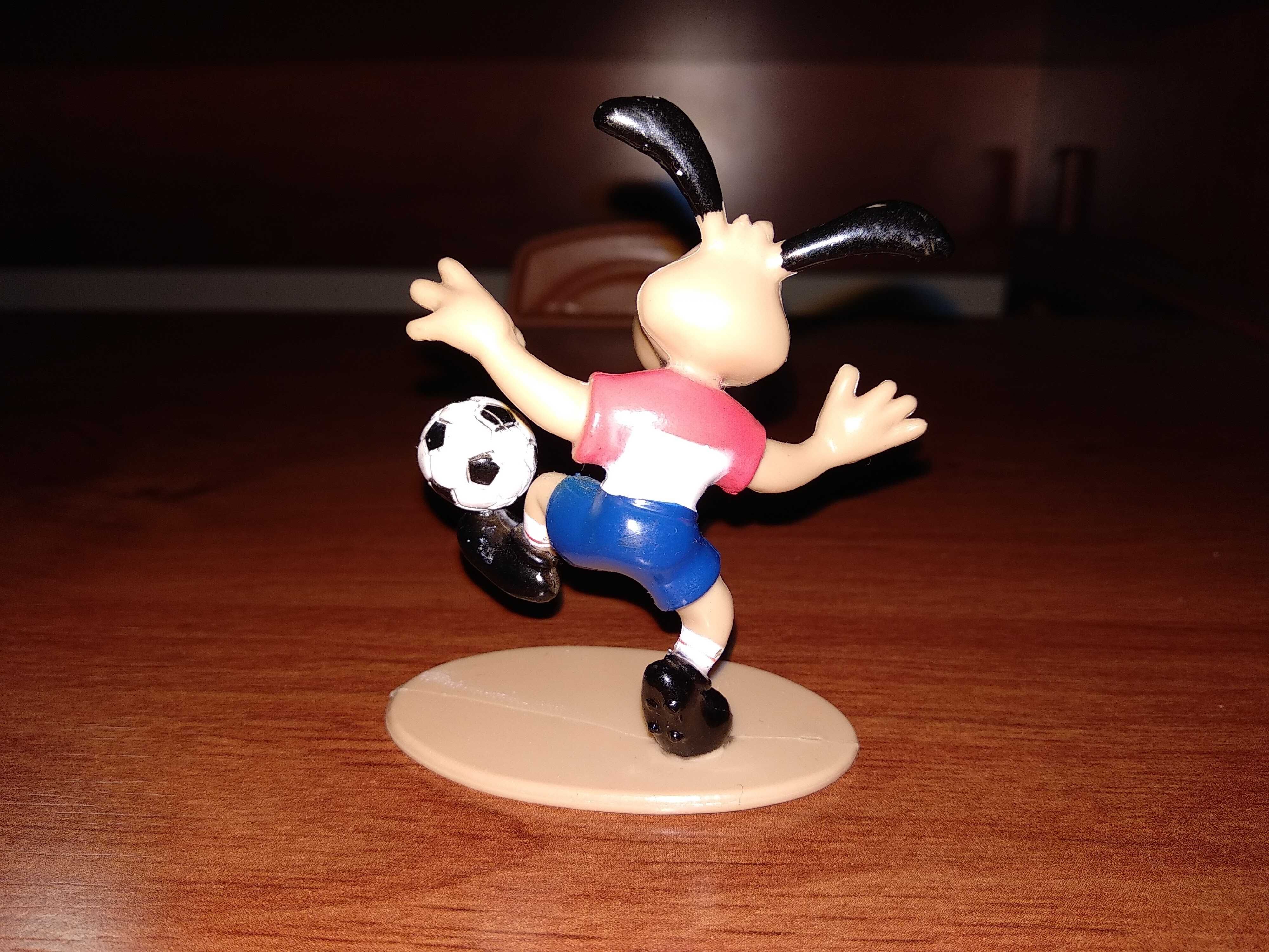 Striker Mascot USA 1994 World Cup Mundial 94 Mascote Dog Soccer Figure