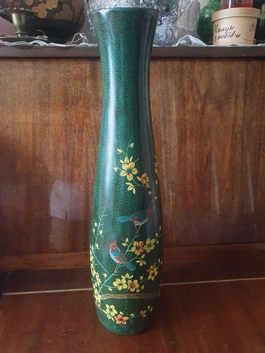 Ваза дерев'яна китвйська